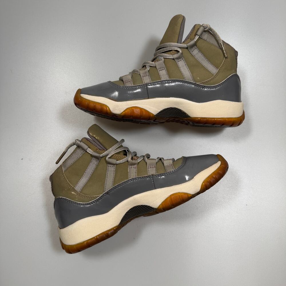 Air Jordan 11 Retro GS Olive Cool Grey Gum 5.5Y Youth Patent Leather Streetwear